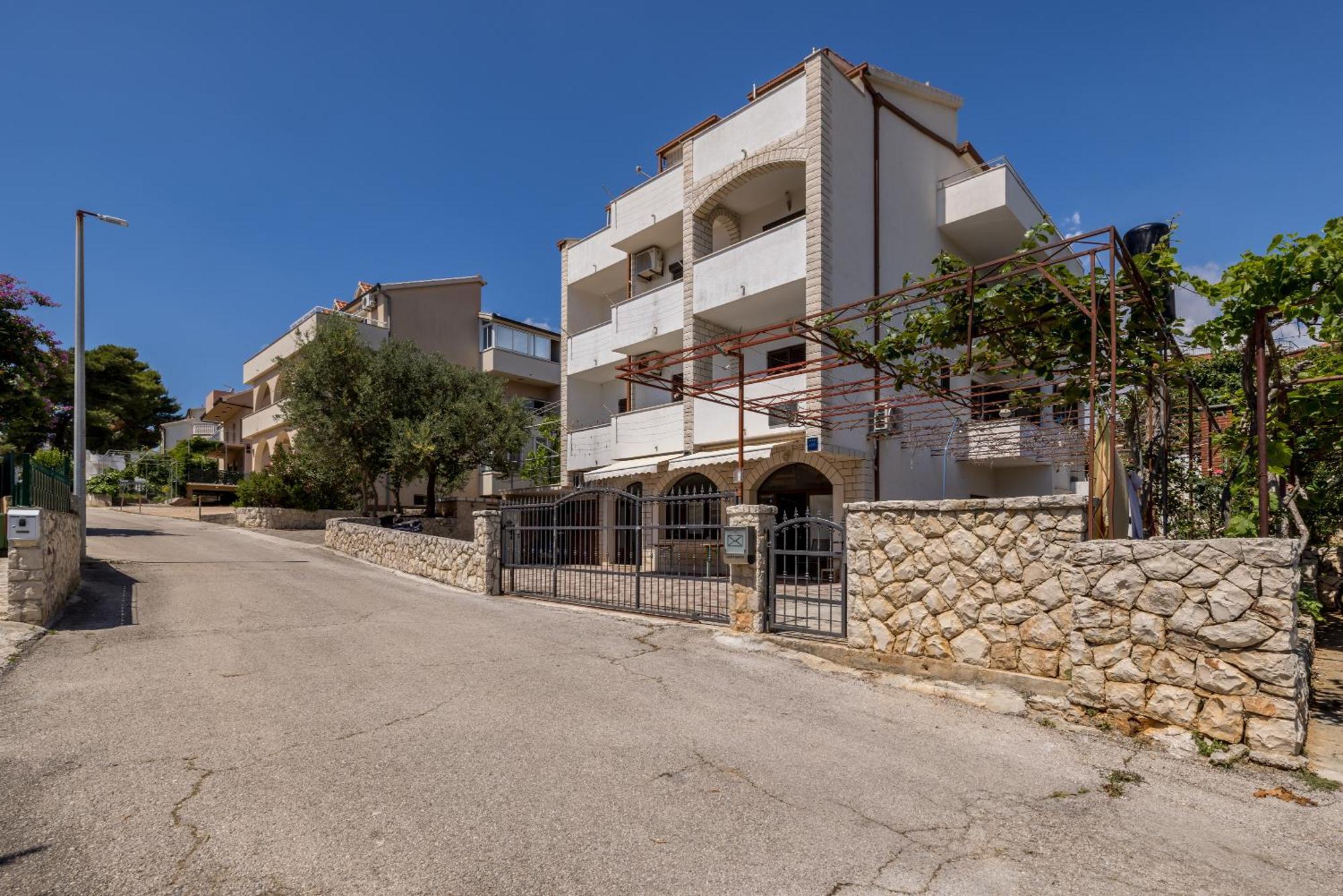 Holiday Home Krishto Trogir Eksteriør billede