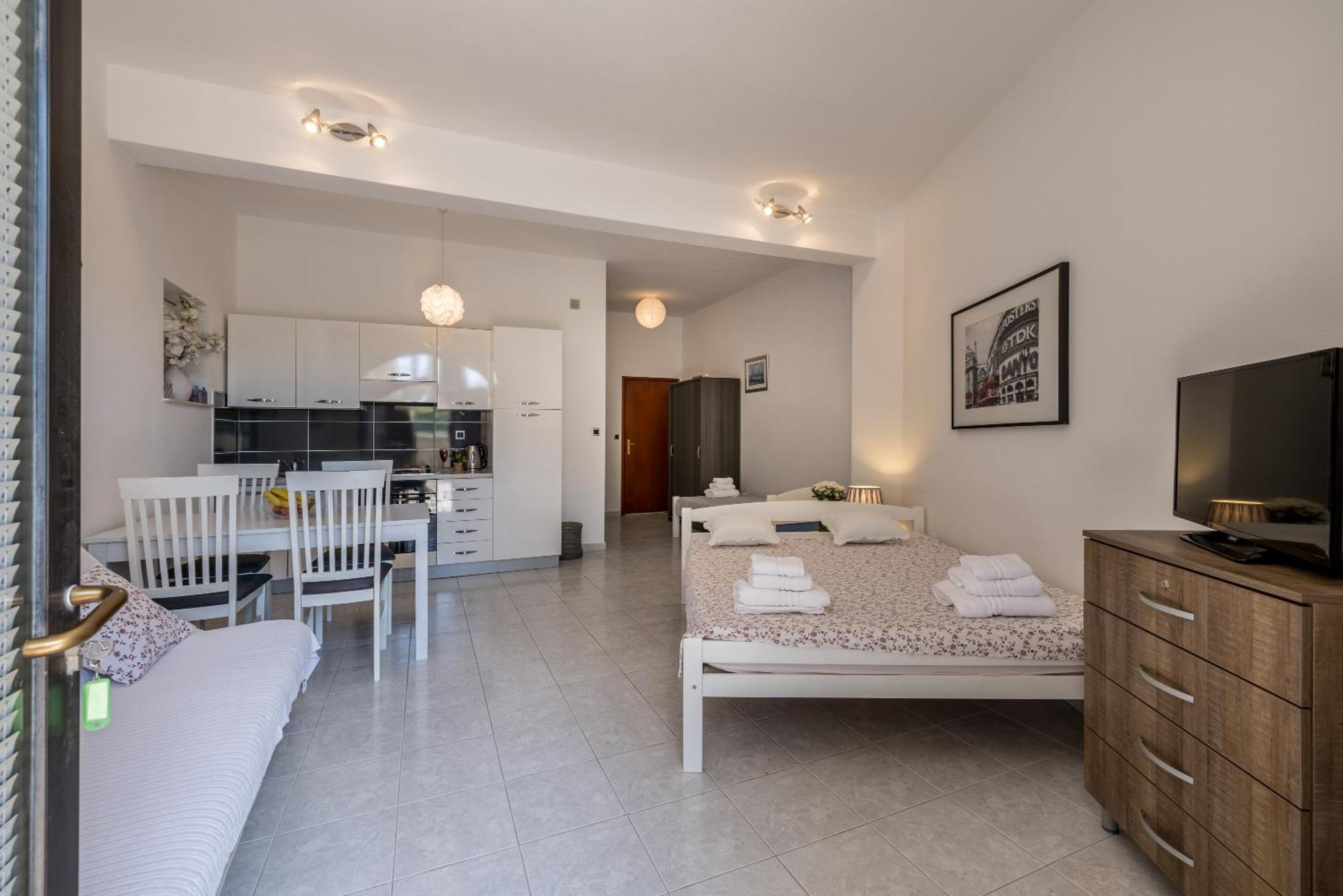 Holiday Home Krishto Trogir Eksteriør billede