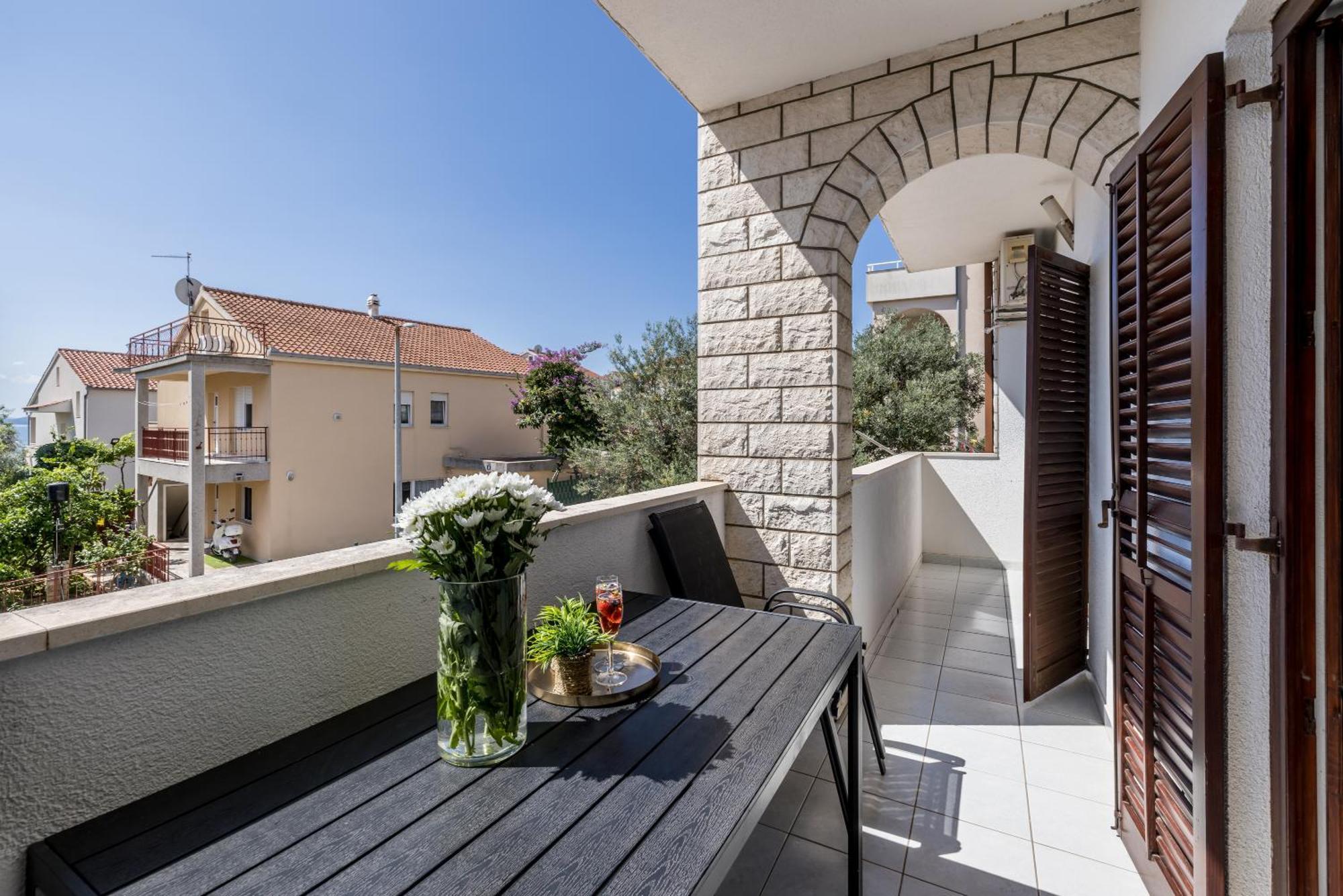 Holiday Home Krishto Trogir Eksteriør billede