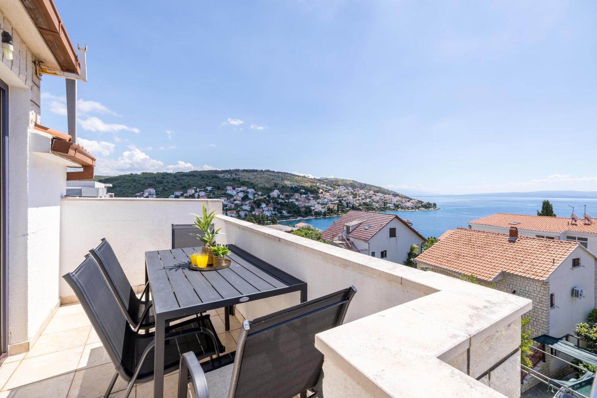 Holiday Home Krishto Trogir Eksteriør billede