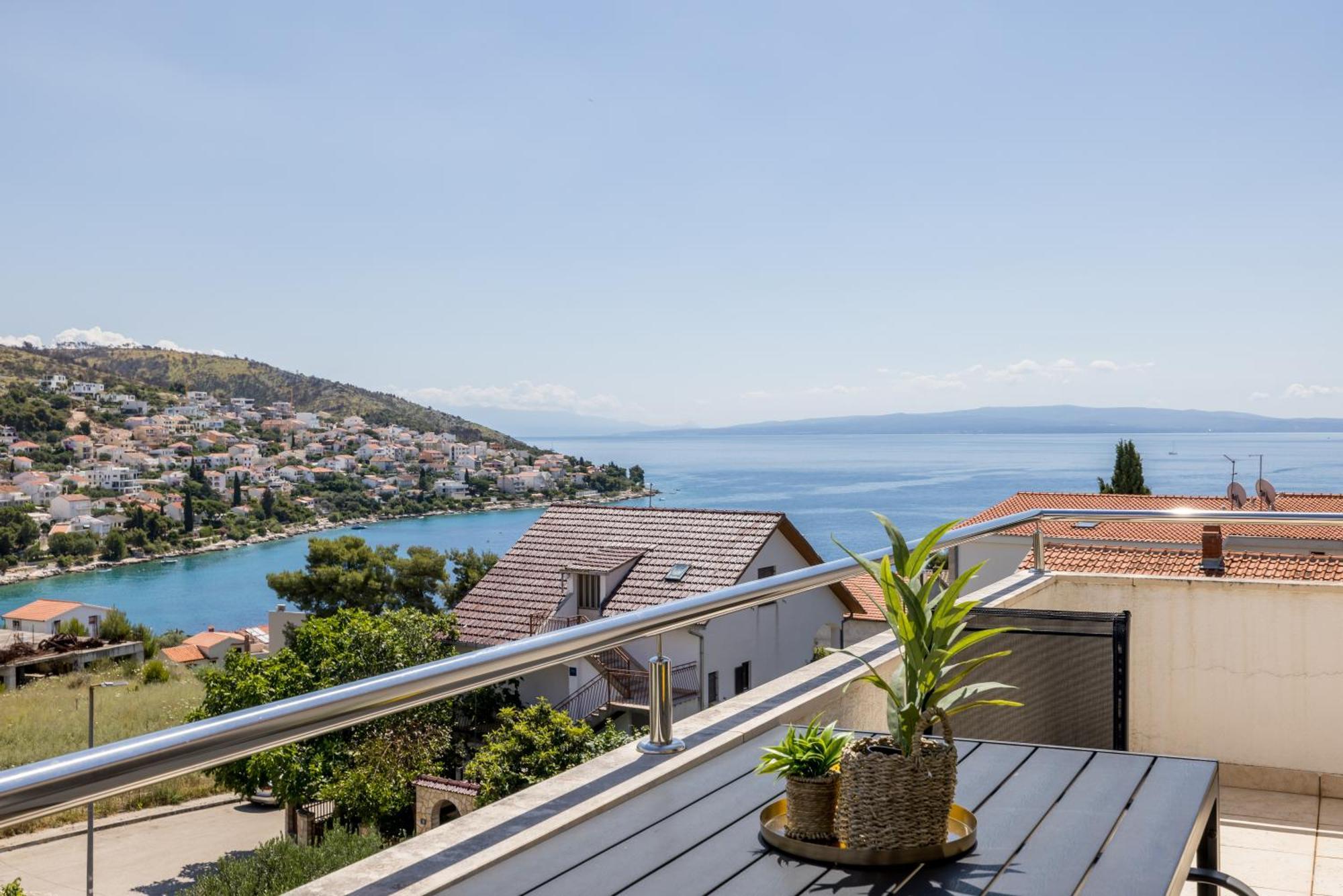 Holiday Home Krishto Trogir Eksteriør billede